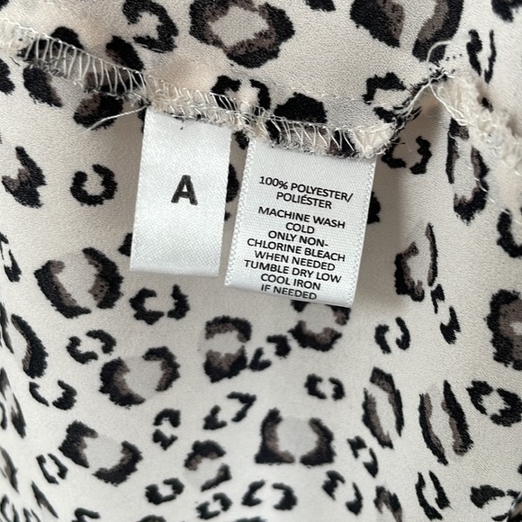 LOFT leopard print button up blouse size medium - Picture 5 of 7